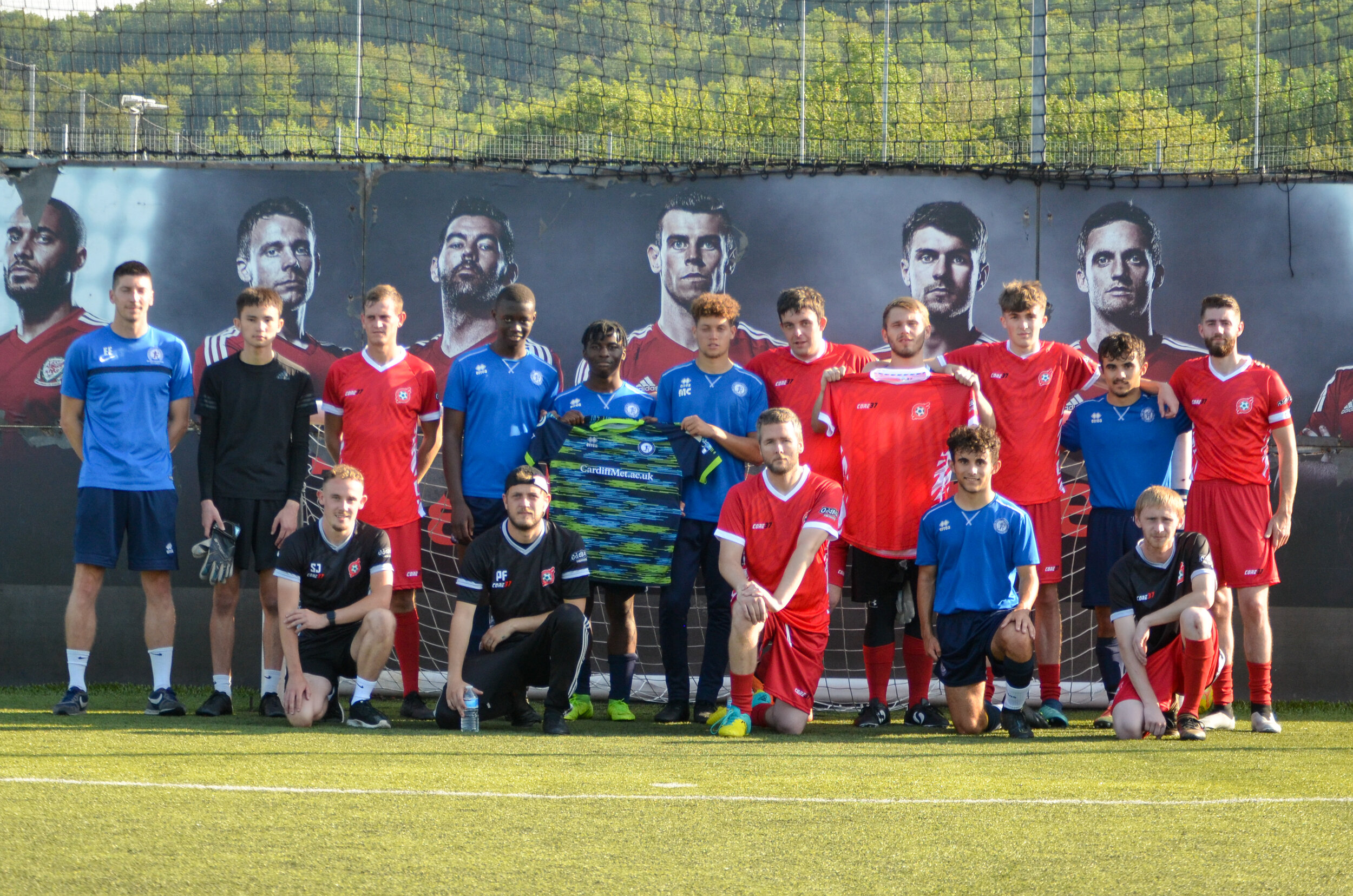 The Welsh Dragons train with Cardiff Met Under 19s ahead of Edinburgh 21 —  STREET FOOTBALL WALES